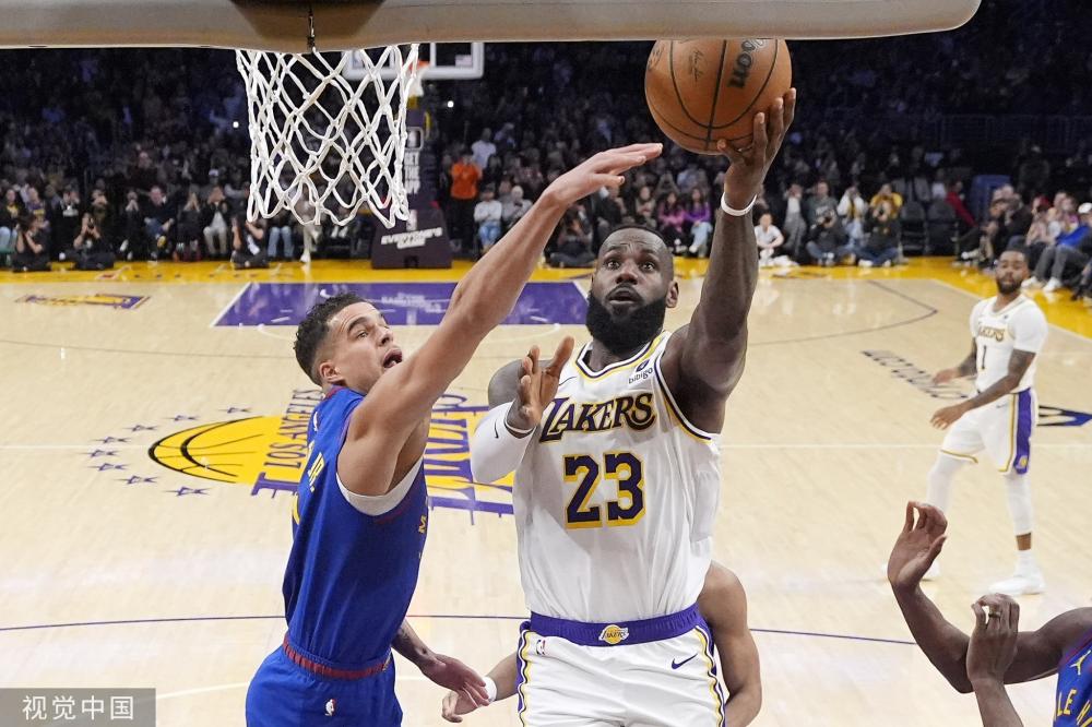 深深吸引 深深吸引